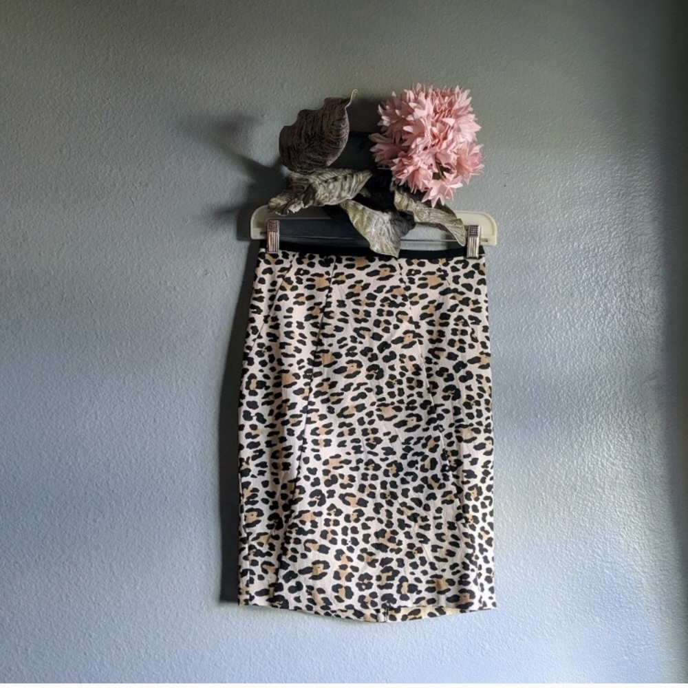 Leopard pencil skirt